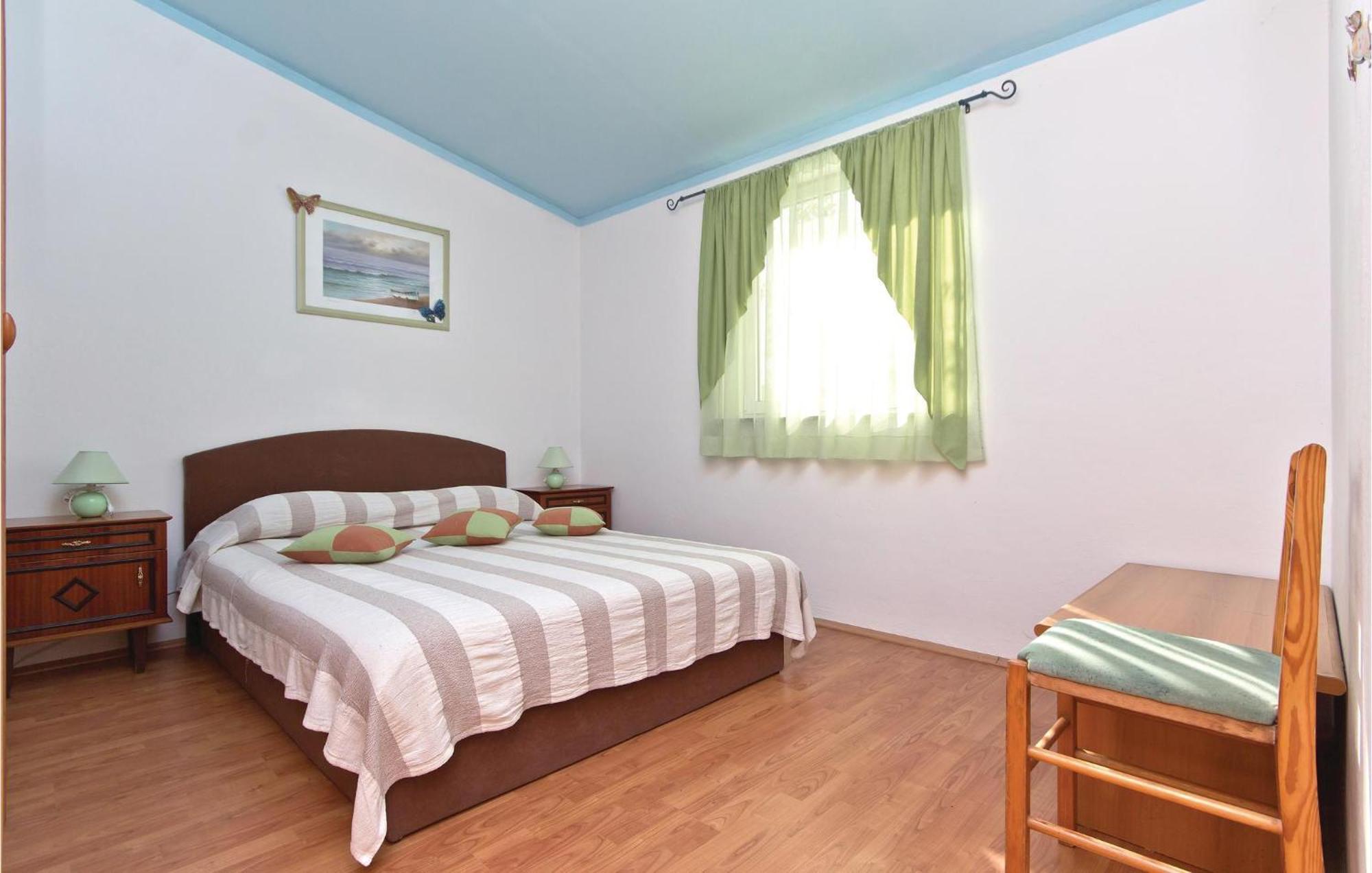 3 Bedroom Gorgeous Apartment In Marčana Kültér fotó